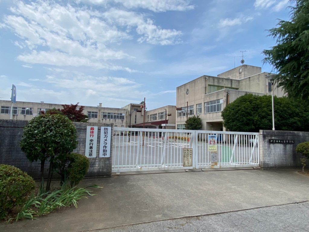 伊勢崎市南小学校